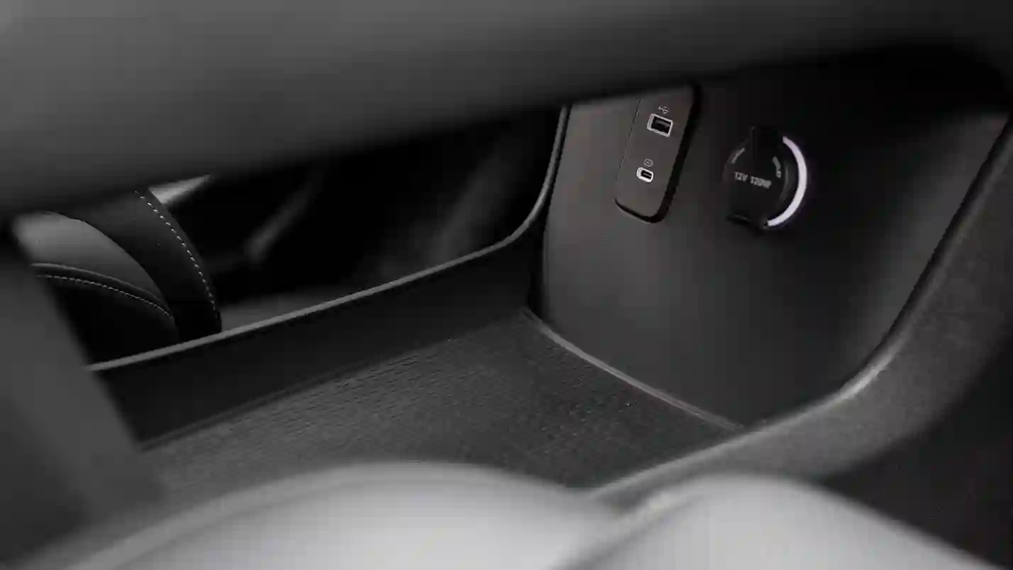 Новость EVOLUTE (Подробный тест EVOLUTE i‑SPACE: все плюсы и минусы доступного гибрида российской сборки)